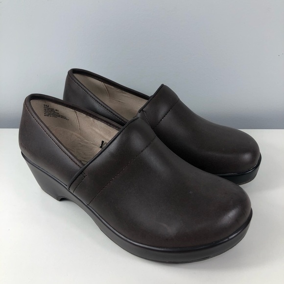 JBU Córdoba brown leather comfort clog - Picture 1 of 9